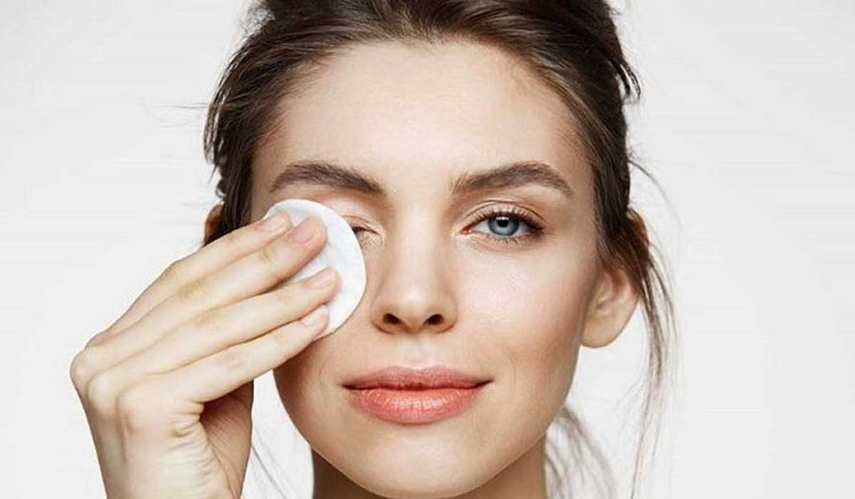 اشتباهات رایج در پاک کردن آرایش چشم