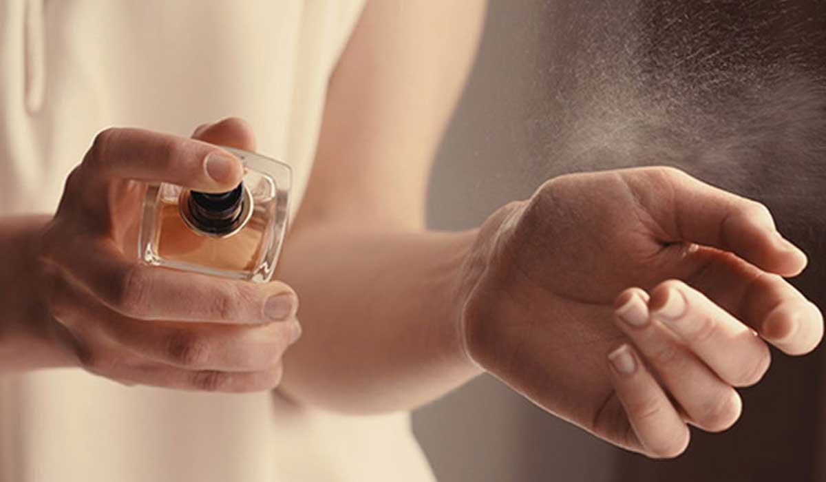 ترفندهایی برای ماندگاری بوی عطر